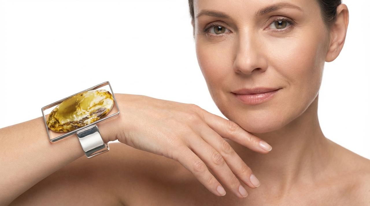 Коллекция украшений из янтаря и серебра