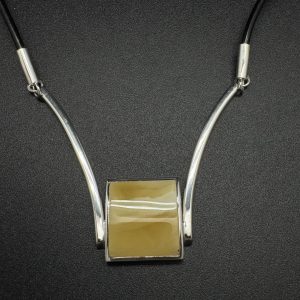 Колье 'W'